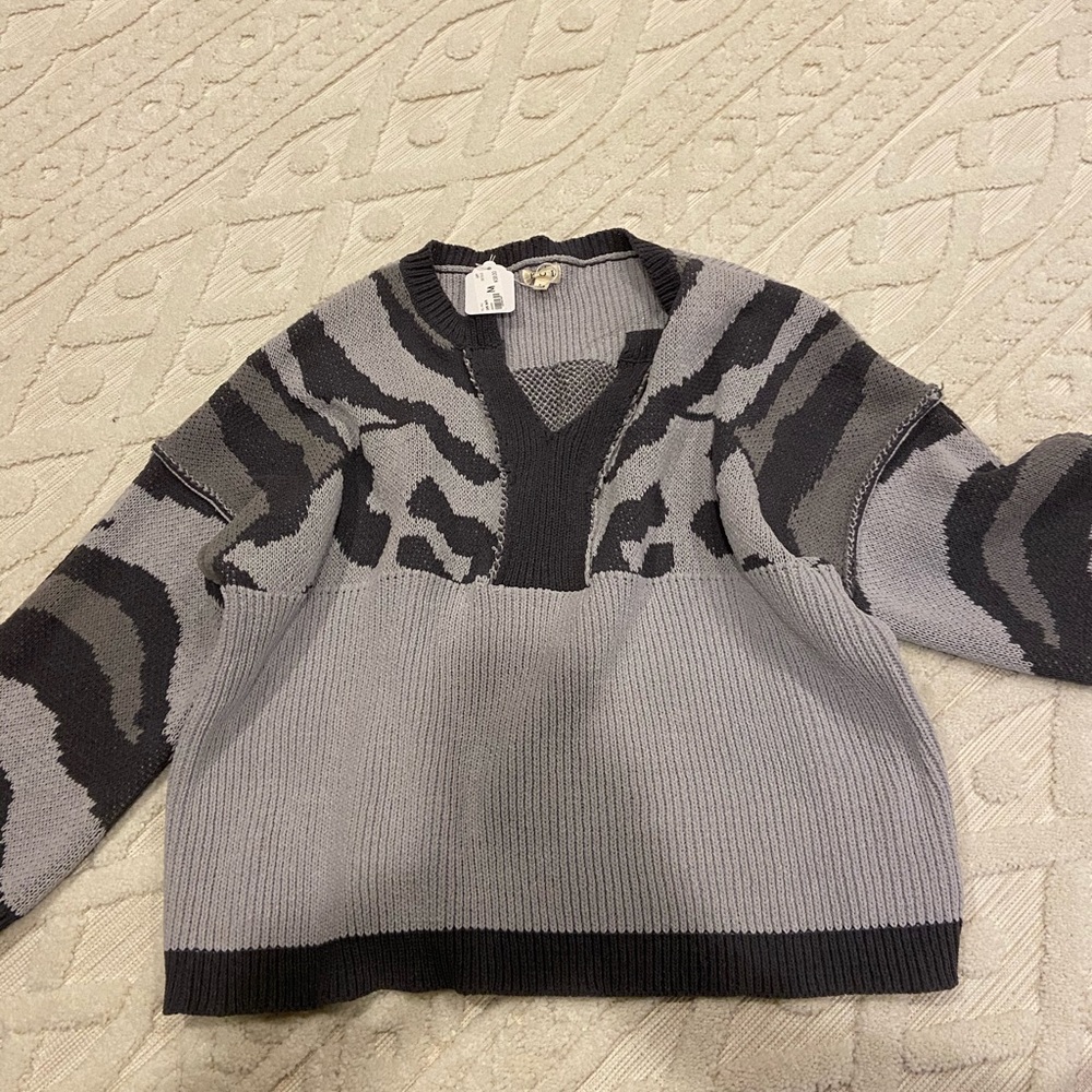 Brand new POL grey leopard sweater M